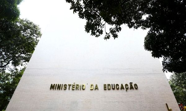 Ministério da Educação suspende criação de cursos a distância até 2025