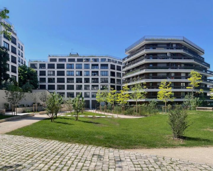 Paris transforma prédios de escritórios em moradias públicas e amplia praças para combater crise habitacional
