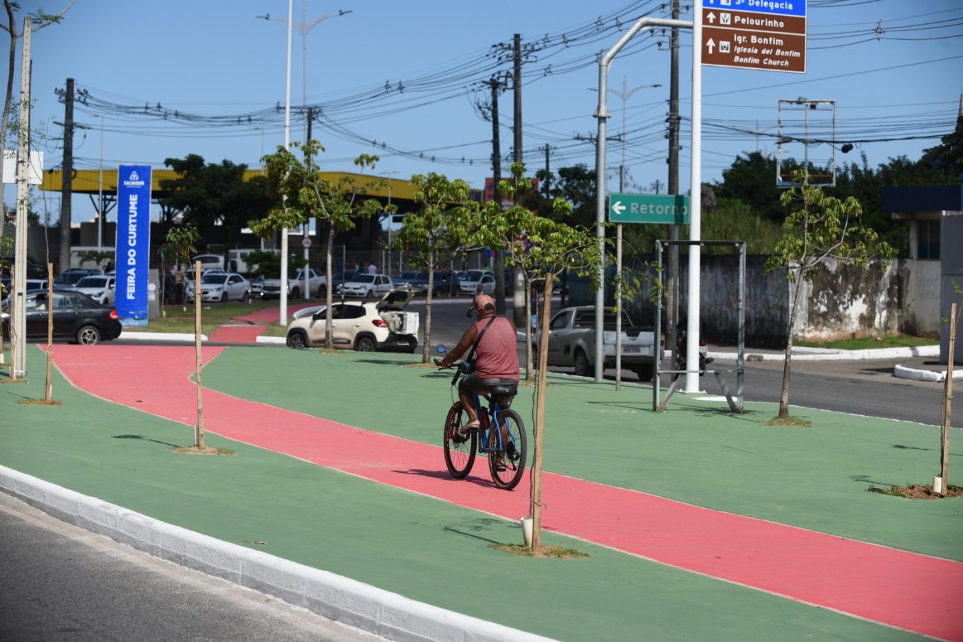 Avenida Suburbana é reformada e ganha ciclovia alargada, novos retornos e via marginal