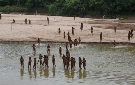 Imagens inéditas registram maior povo indígena isolado do mundo