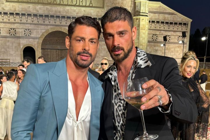 Cauã Reymond se junta a nomes como Michele Morrone e Maluma em desfile na Itália