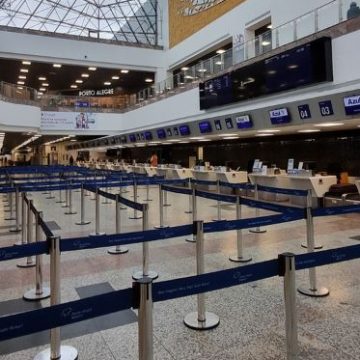 Aeroporto de Porto Alegre reabrirá parcialmente para voos em outubro