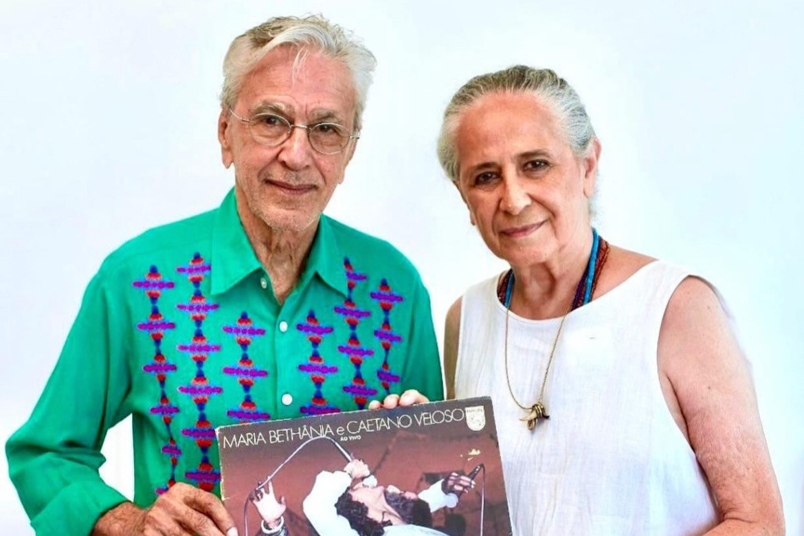 Caetano Veloso e Maria Bethânia avisam aos fãs que setlist da turnê está quase pronto: ‘Algum palpite?’