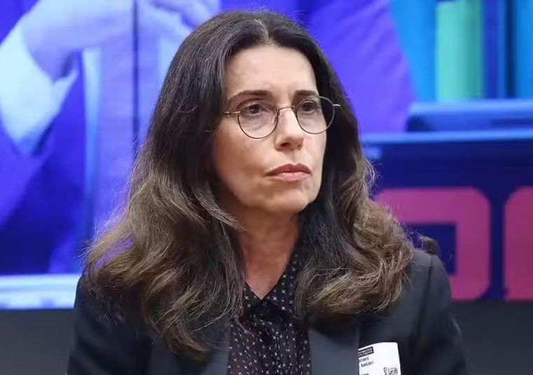 Ex-diretora das Americanas se apresenta à PF em São Paulo