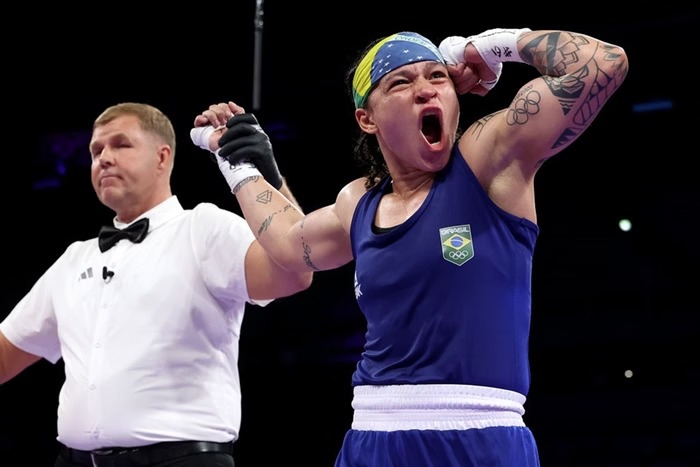 Paris-2024: Bia Ferreira vence no Boxe e segue em busca do ouro olímpico