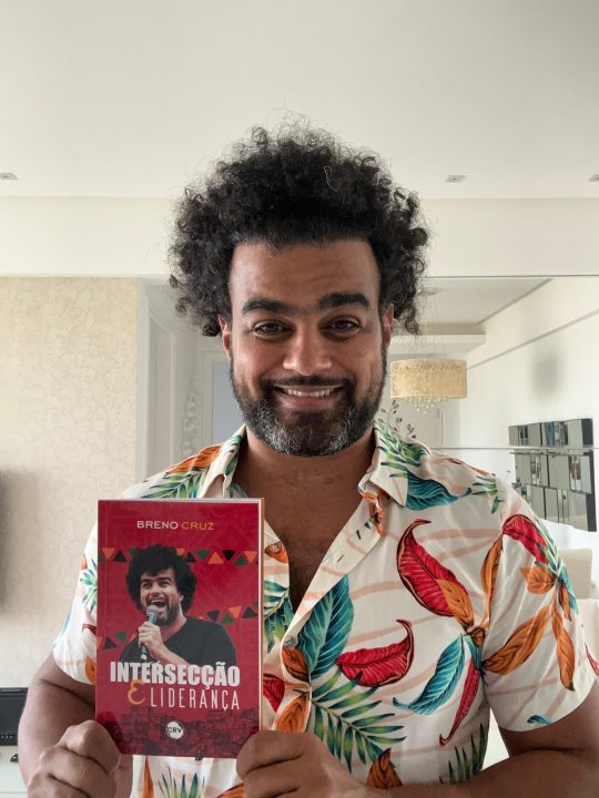 Idealizador do Prêmio Gastronomia Preta lança livro em Salvador