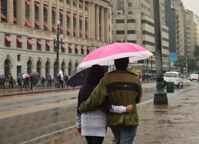 Capital paulista pode ter dia mais frio do ano nesta terça-feira (9)