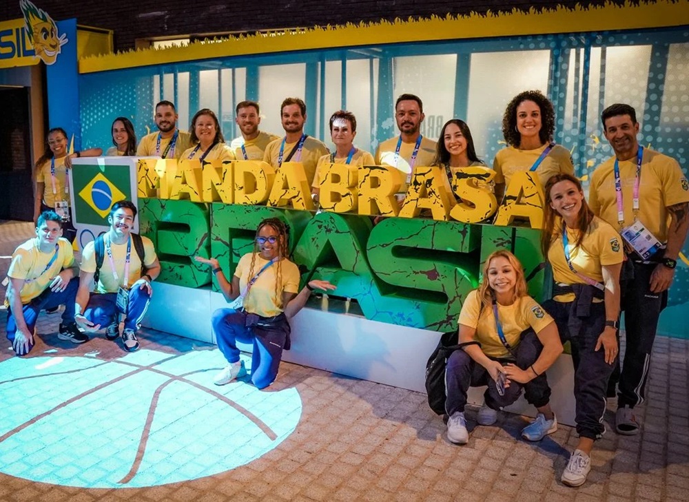 Equipe de Ginástica Artística é a primeira delegação brasileira a entrar na Vila Olímpica