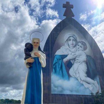 Peregrinação com a imagem de Santa Dulce percorre bairros de Salvador; veja programação