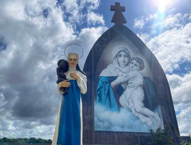 Peregrinação com a imagem de Santa Dulce percorre bairros de Salvador; veja programação