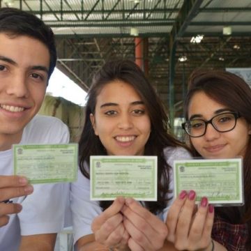 Número de jovens eleitores de 16 e 17 anos cresce mais de 100% em Salvador, segundo TSE