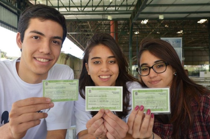 Número de jovens eleitores de 16 e 17 anos cresce mais de 100% em Salvador, segundo TSE