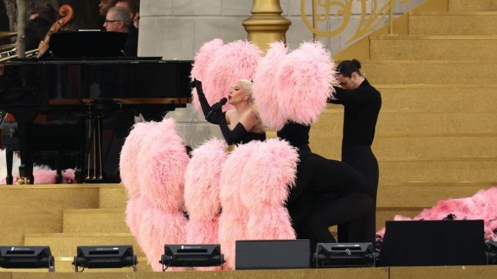 Lady Gaga ensaia para a cerimônia de abertura das Olimpíadas de Paris; veja imagens