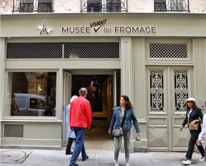 Paris ganha museu dedicado ao queijo com degustação, loja e fabricação ao vivo