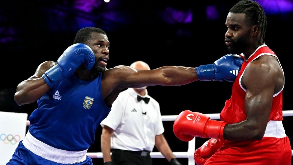 Baiano Wanderley Pereira vence no boxe e está nas quartas-de-final da Olimpíada de Paris