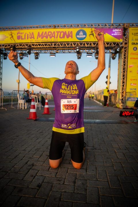 Com 12 horas de prova, Ultramaratona da Independência leva 800 atletas para a orla da Boca do Rio