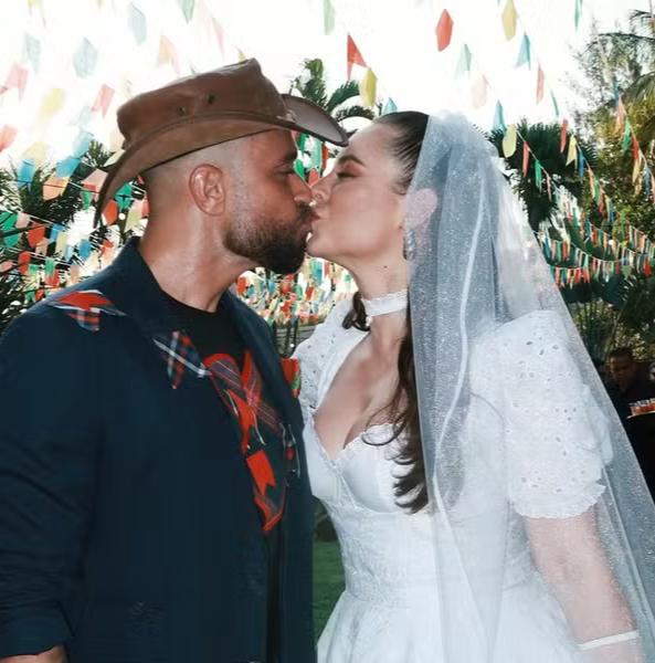 Paolla Oliveira e Diogo Nogueira se vestem de noivos para festa junina; veja fotos