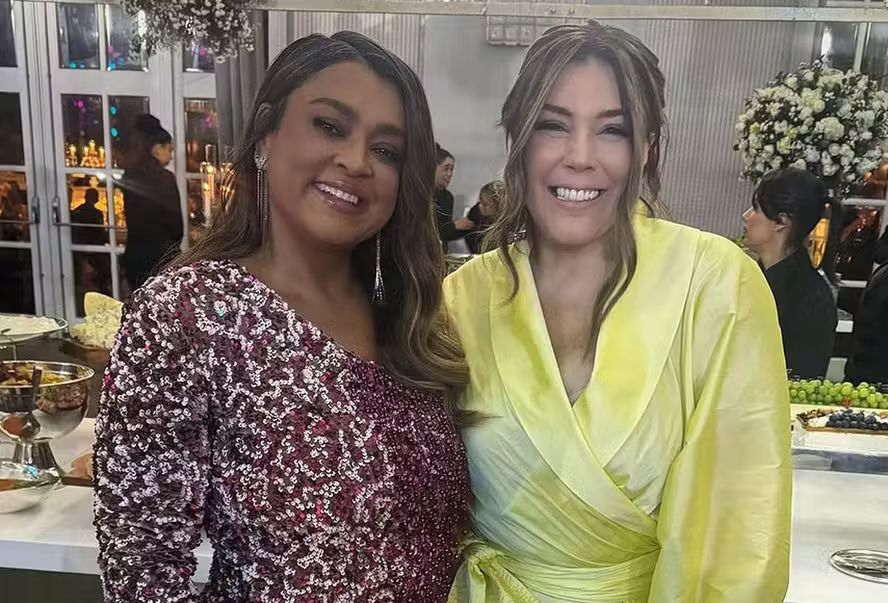 Simony e Preta Gil posam para foto, e amigos celebram cura das cantoras: ‘Saúde, saúde, saúde’