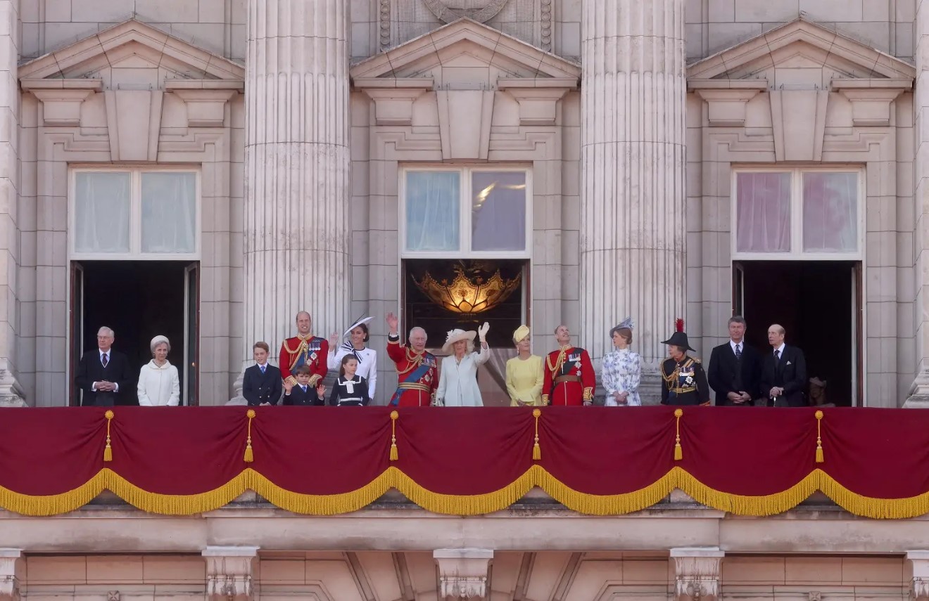 Ala do Palácio de Buckingham é aberta ao público pela primeira vez em 170 anos