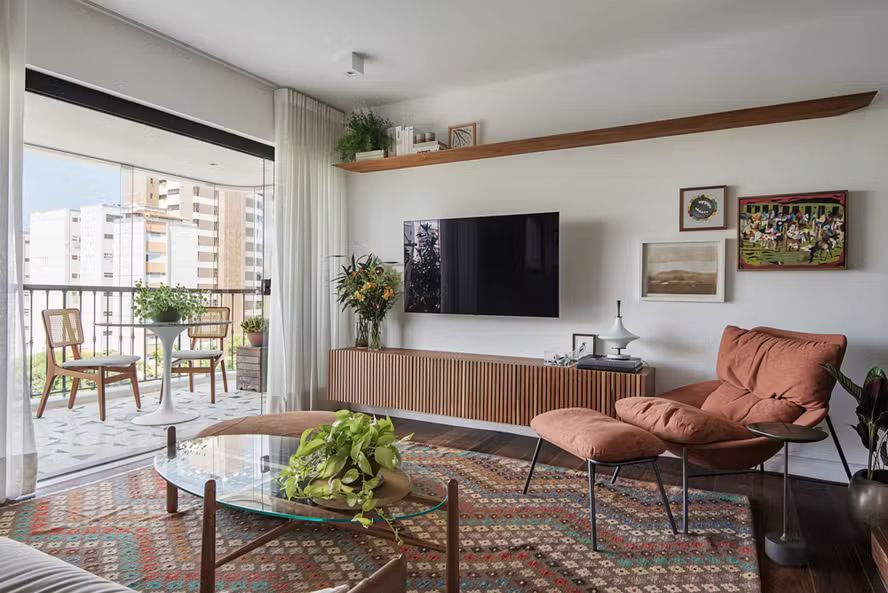 Modo de vida: apartamento na Graça assinado por arquiteto baiano é destaque em revista nacional. Veja fotos