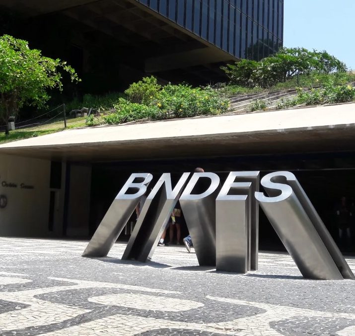 Em cinco dias, concurso do BNDES recebe mais de 27 mil inscrições