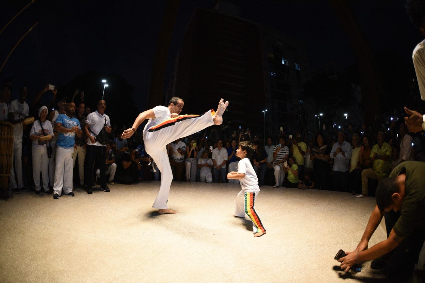 Bruno Reis joga capoeira durante inauguração de arena dedicada ao esporte: ‘Capoeirista desde criança’