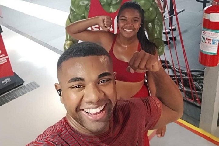 Irmã de Davi Brito diz que equipe do campeão tem 40 pessoas e explica falso termômetro