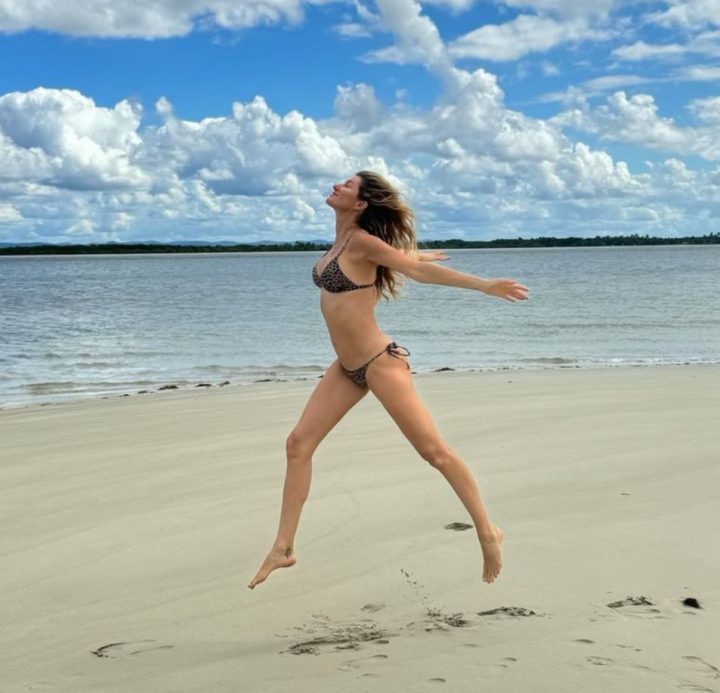 Conheça praia que Gisele Bündchen escolheu para celebrar aniversário na Bahia