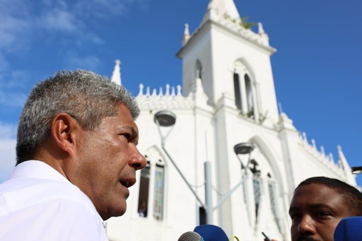 Governador pede ao MEC para incluir 2 de Julho como marco da Independência nos livros didáticos