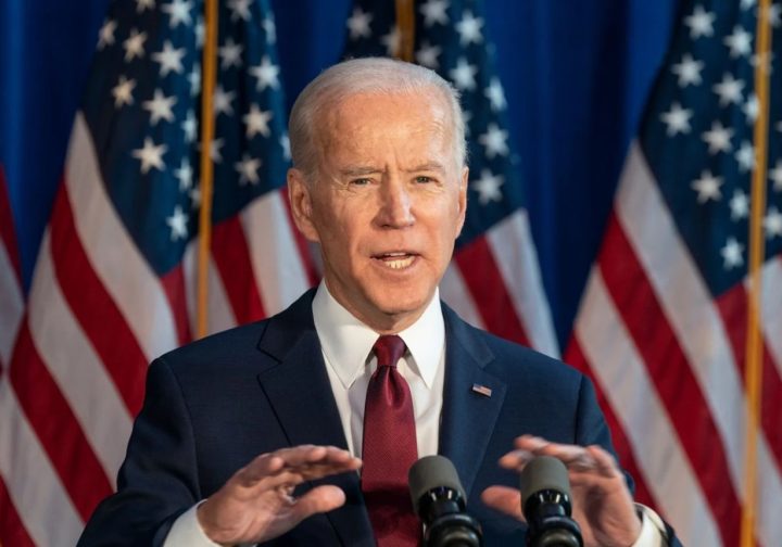 Joe Biden diz que não mudou de opinião e que seguirá como candidato à reeleição