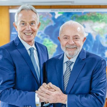 Lula e Tony Blair conversam sobre G20 e combate a extremismo