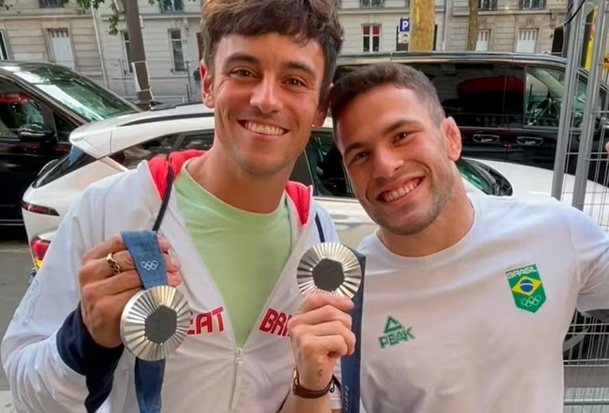 Judoca brasileiro Willian Lima pede presente inusitado para saltador Tom Daley