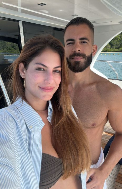 Mari Gonzalez curte passeio de barco com Pipo Marques pela Baía de Todos os Santos. Veja fotos