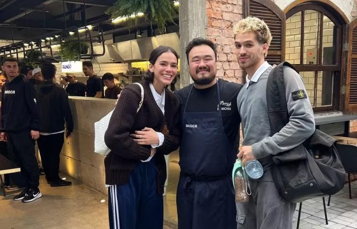 Bruna Marquezine e João Guilherme vão juntos a restaurante em SP e chef elogia: “Desfilaram simpatia”