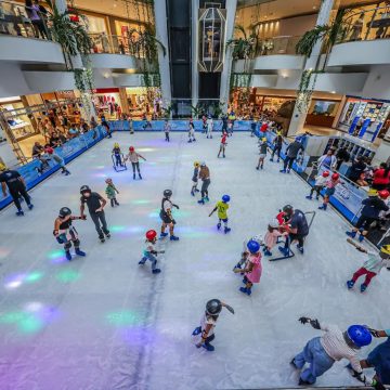 Shopping em Salvador recebe pista de patinação no gelo a partir desta segunda-feira (1º)
