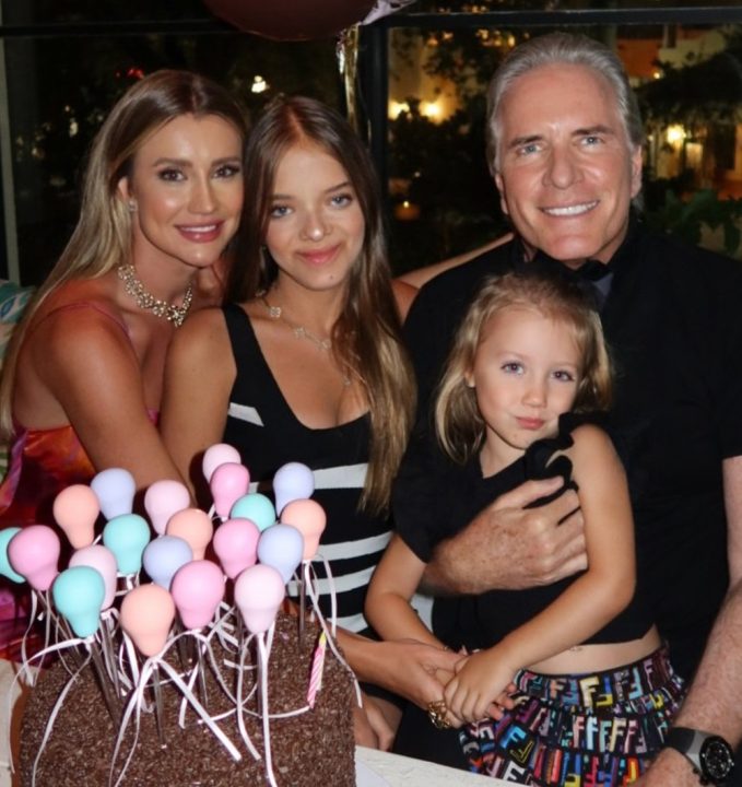 Rafa Justus inicia comemoração dos 15 anos com a família em Miami