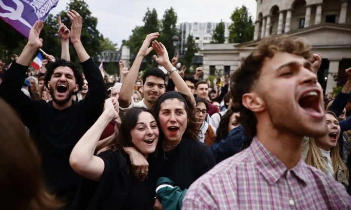 Lideranças parlamentares comemoram vitória da esquerda na França