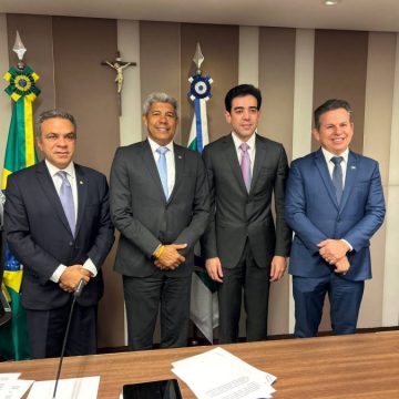 Governo da Bahia oficializa acordo de compra de trens de VLT do Mato Grosso