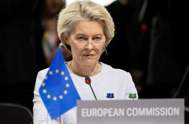 Ursula von der Leyen é reeleita para presidência da Comissão Europeia