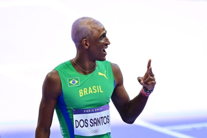 Paris-2024: Alison dos Santos conquista medalha de bronze nos 400m com barreiras