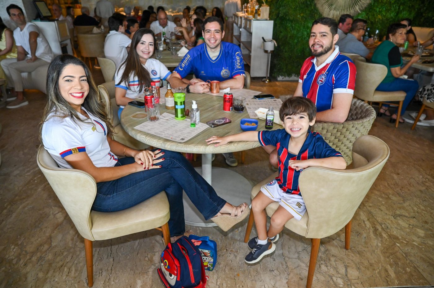 Ludmila Ribeiro, Ariadna Costa, Marcelio, Marcos e Pedro Farias