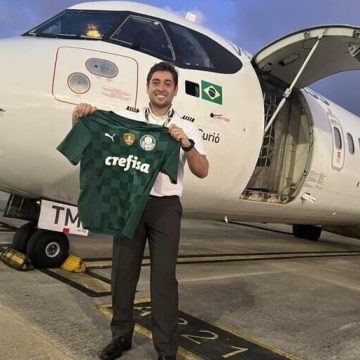 Ex-goleiro Marcos, do Palmeiras, vai a velório de piloto que morreu em queda de avião