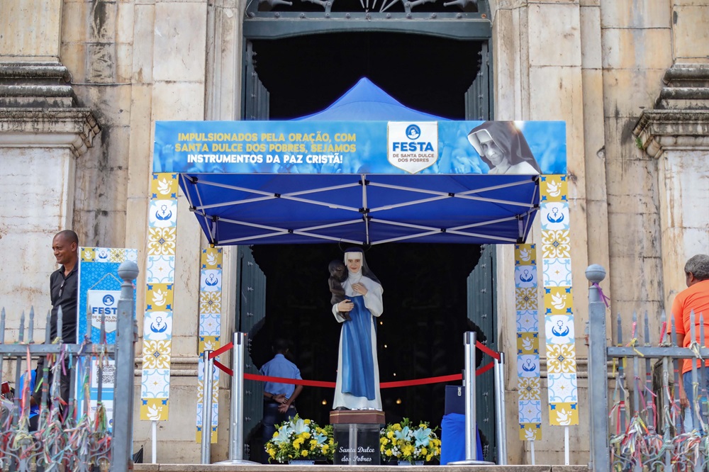 Festa de Santa Dulce dos Pobres termina nesta terça (13); confira programação