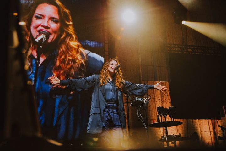 Ana Carolina traz show com sucessos de Cássia Eller a Salvador; ingressos já estão à venda