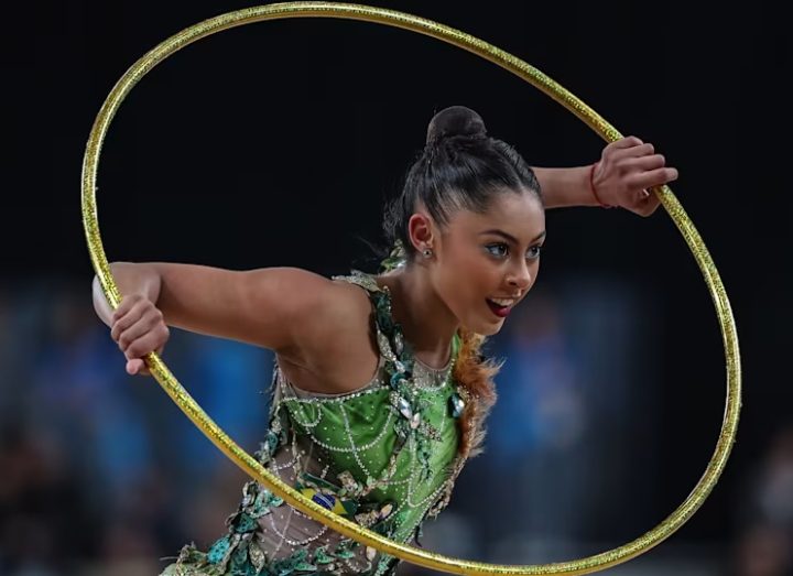 Paris-24: Bárbara Domingos faz história pelo Brasil e vai à final na Ginástica Rítmica