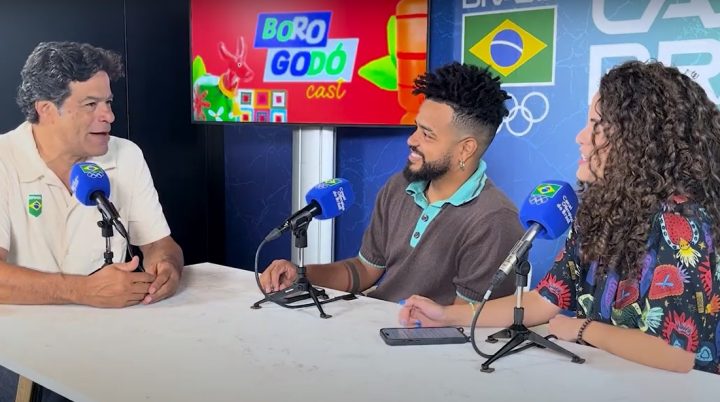 Em Paris, ex-jogador de futebol Raí revela desejo de conhecer destino baiano