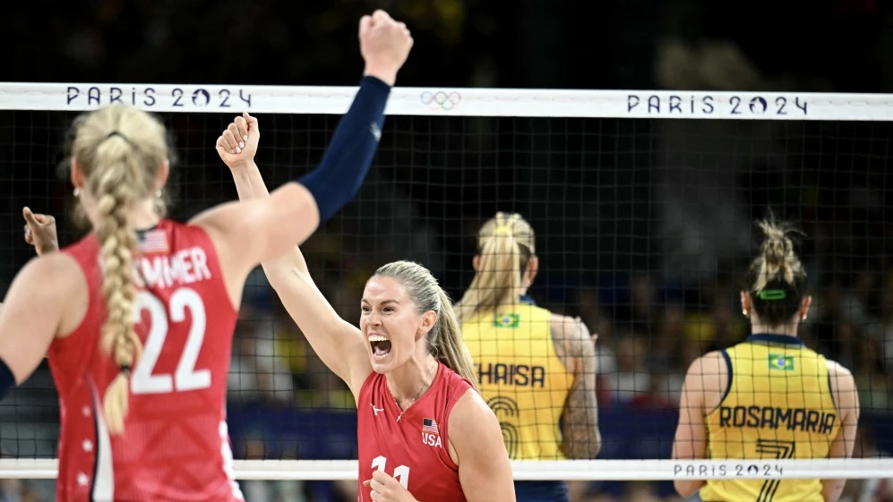 Brasil para nos Estados Unidos e vai lutar pelo bronze no vôlei