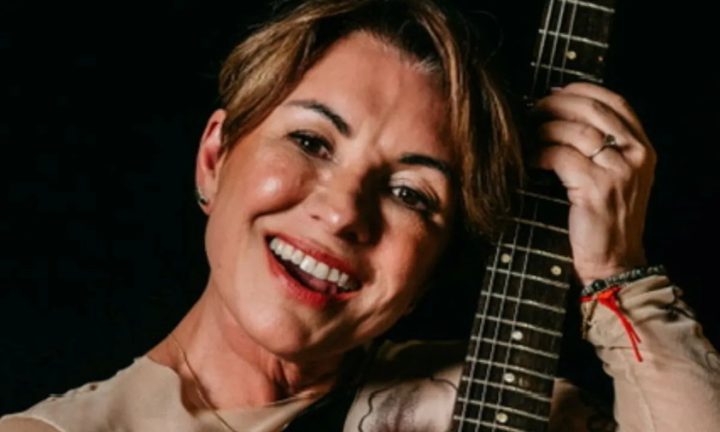 Ana de Souza celebra grandes cantoras brasileiras em show especial na capital baiana