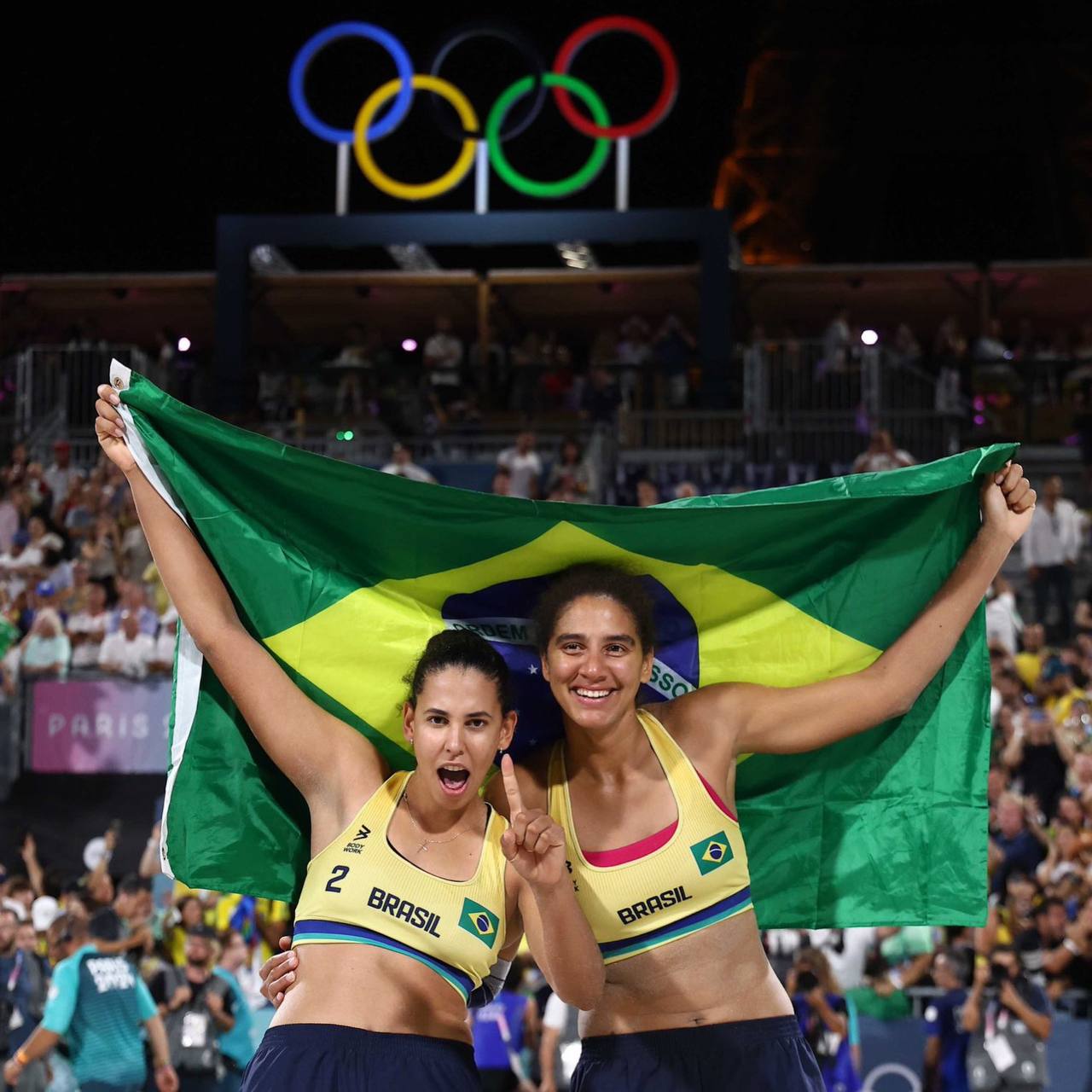 Brasil conquista ouro no vôlei de praia com vitória de Duda e Ana Patrícia nas Olimpíadas de Paris 2024