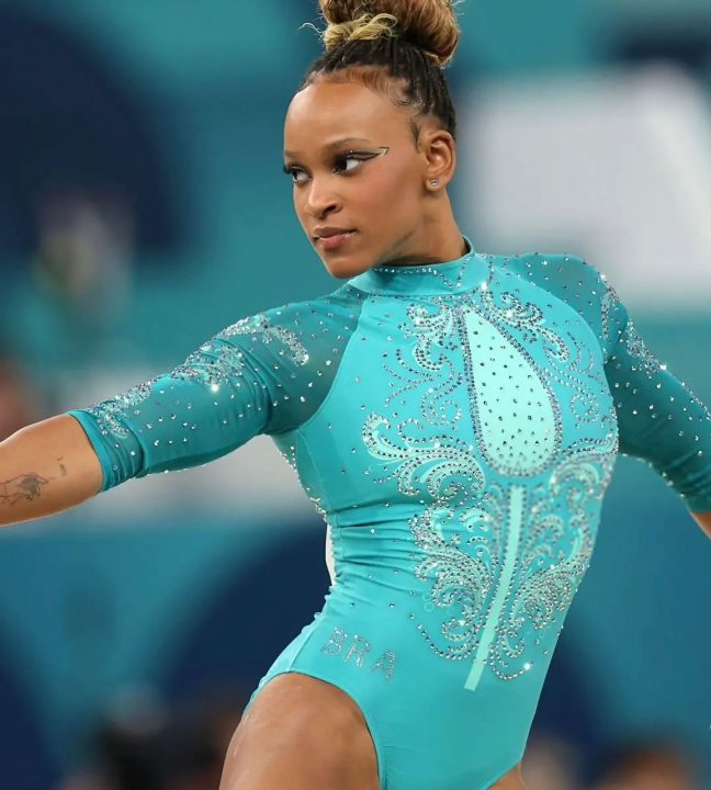 É OURO! Rebeca Andrade vence no solo e é a maior medalhista olímpica do país